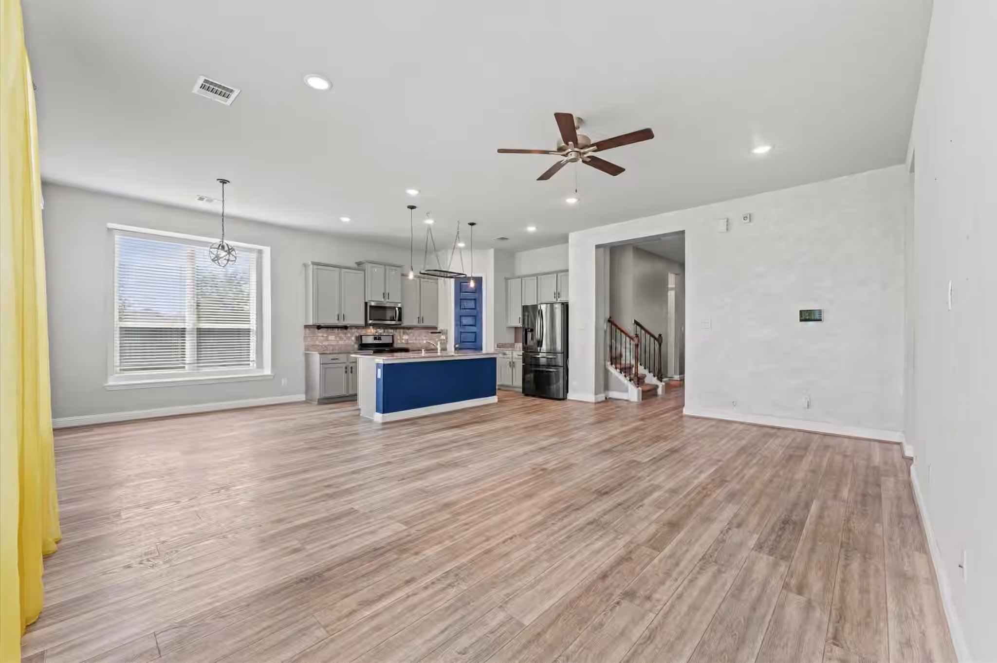 Photo 5 of 12402 Oakleaf Bend Drive, Humble, TX