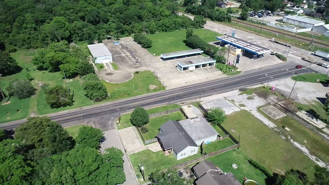 Photo 5 of 3001 Lincoln Street, Liberty, TX