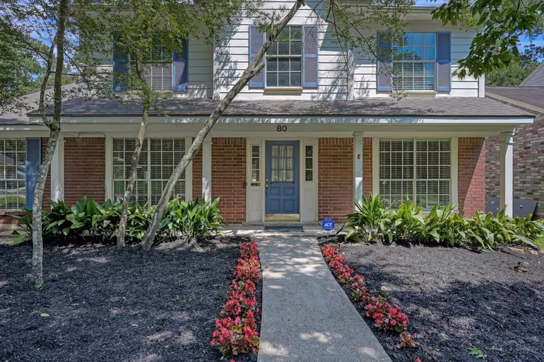 Photo 3 of 80 Eagle Rock Circle, The Woodlands, TX