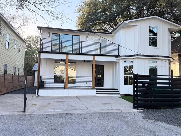 Photo of 1617 Common Street, Houston, TX 77009