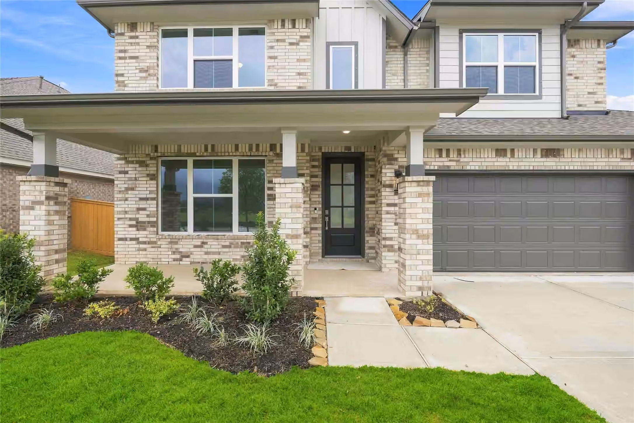 Photo 3 of 2727 Ametrine Drive, Rosharon, TX