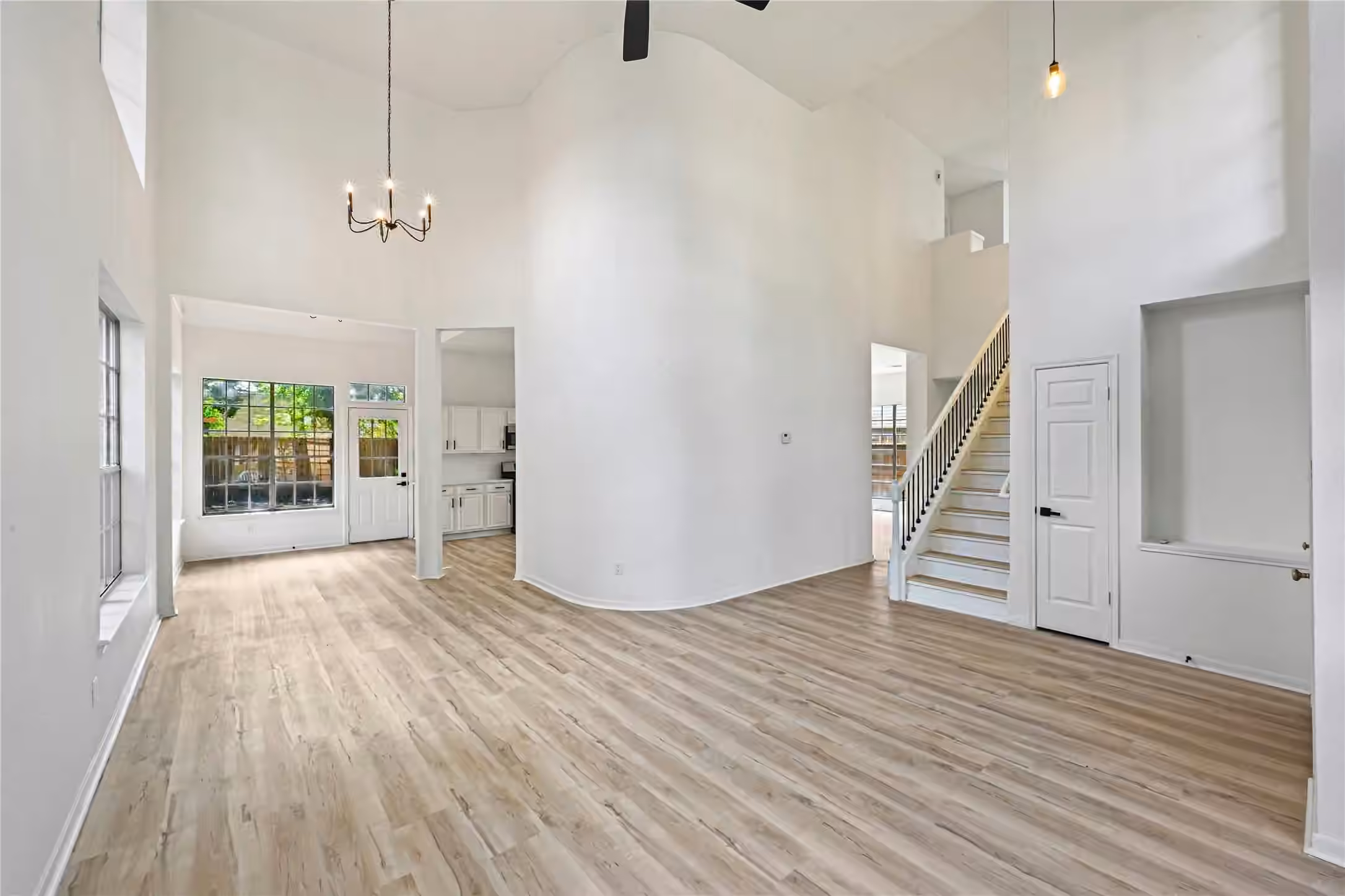 Photo 7 of 16027 Lakestone Drive, Tomball, TX