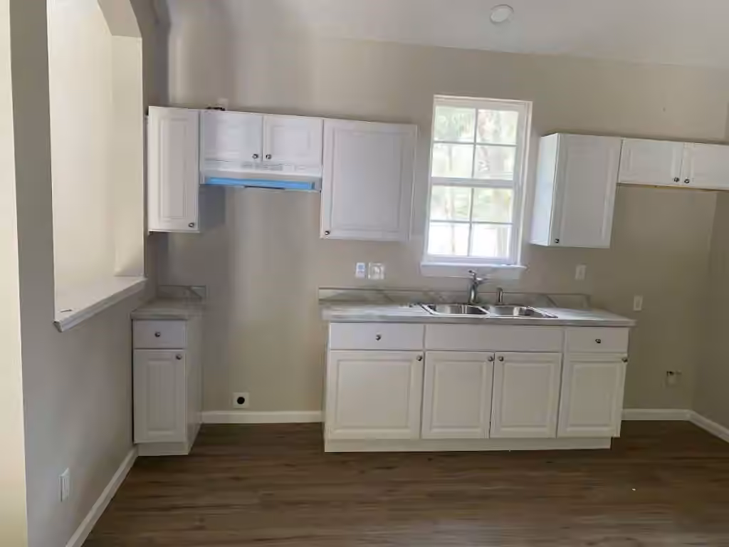 Photo 5 of 135 Brittany Lane, Cleveland, TX