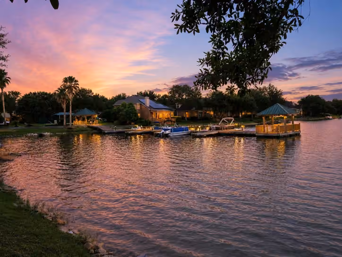 Photo 2 of 4018 Crystal Lake Circle N, Pearland, TX