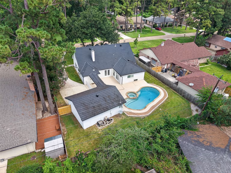 Photo 2 of 6527 Apple Valley Lane, Houston, TX