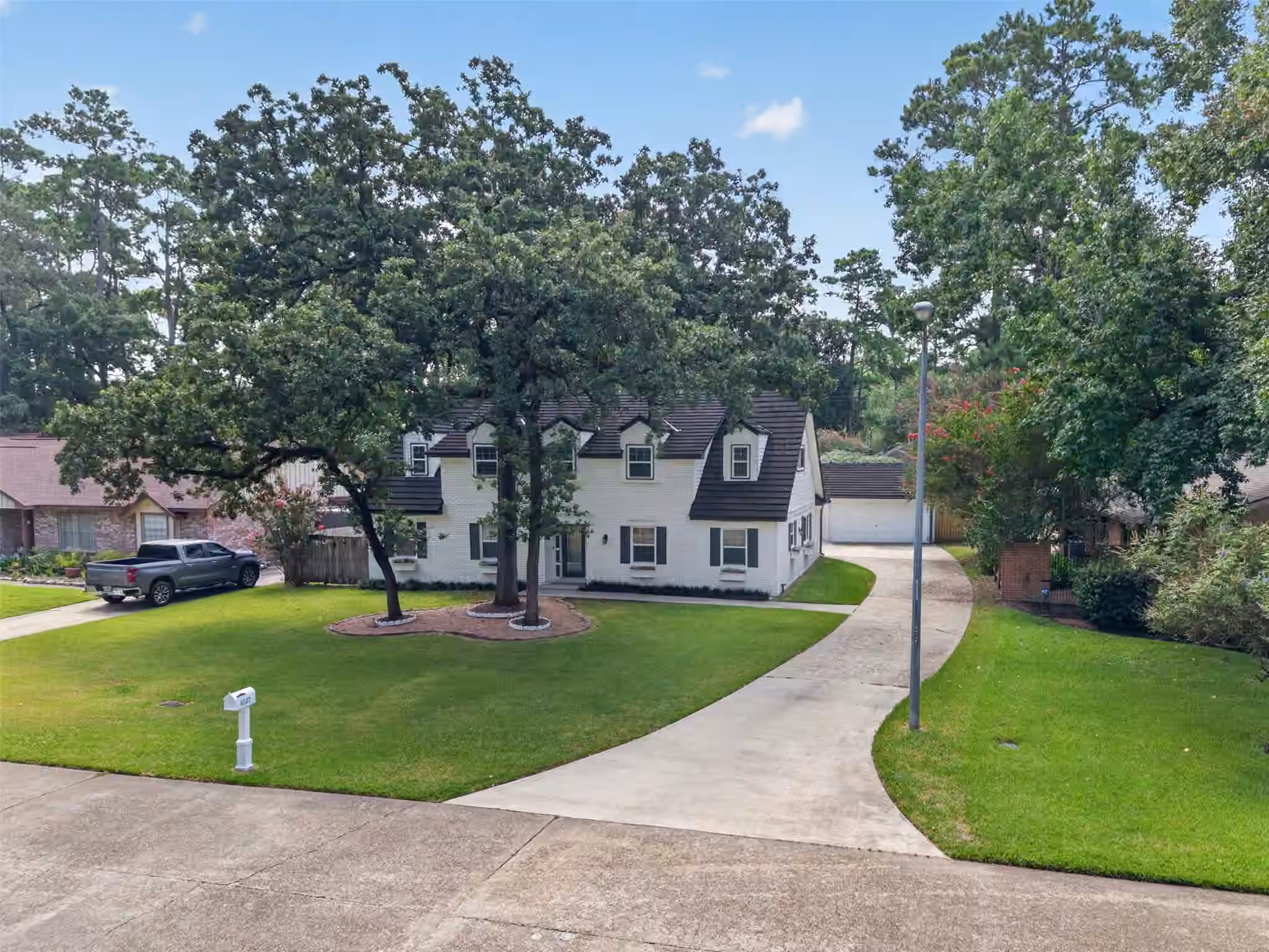 Photo 4 of 6527 Apple Valley Lane, Houston, TX
