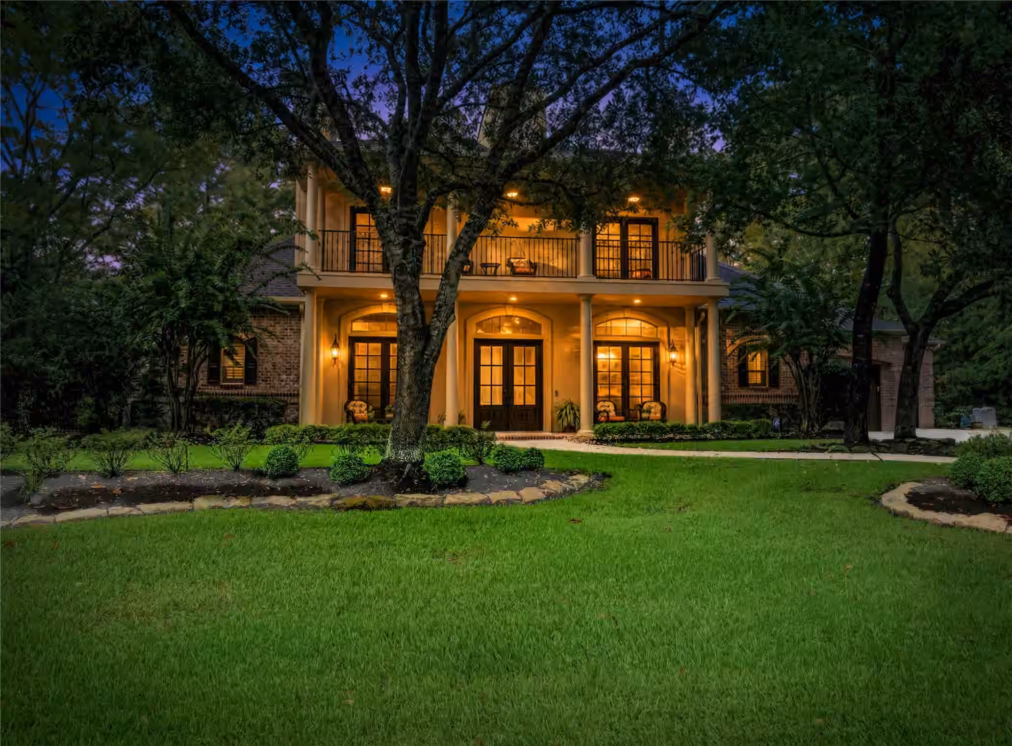 Photo 2 of 70 W Ambassador Bend, The Woodlands, TX