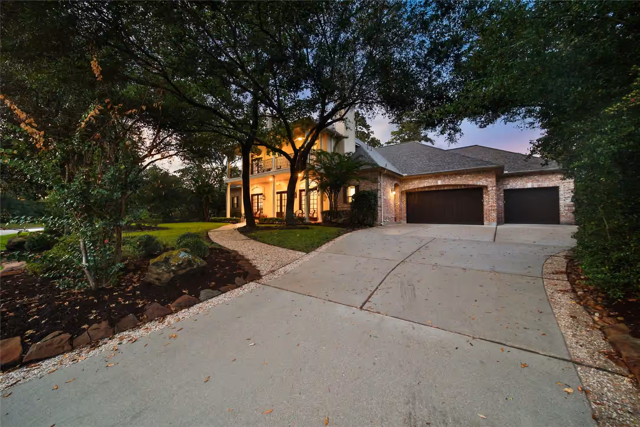 Photo 3 of 70 W Ambassador Bend, The Woodlands, TX