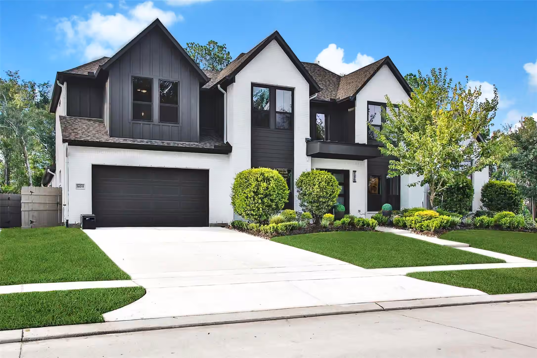Photo 2 of 16011 Bonjour Boulevard, Conroe, TX