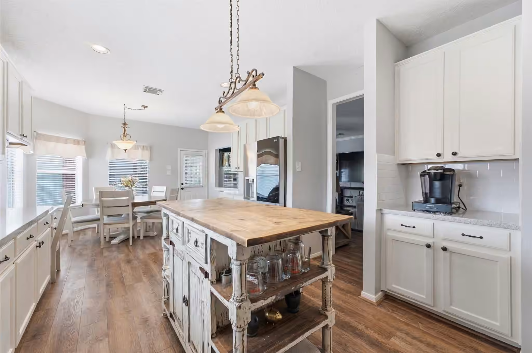 Photo 2 of 1407 Pine Meadow Court, Pearland, TX