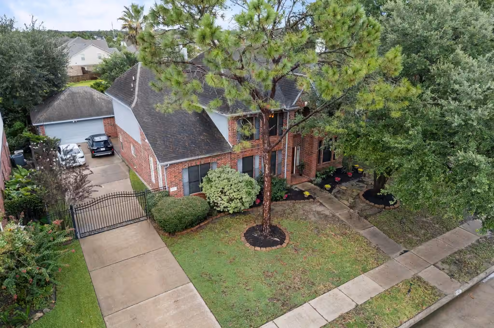 Photo 3 of 1407 Pine Meadow Court, Pearland, TX