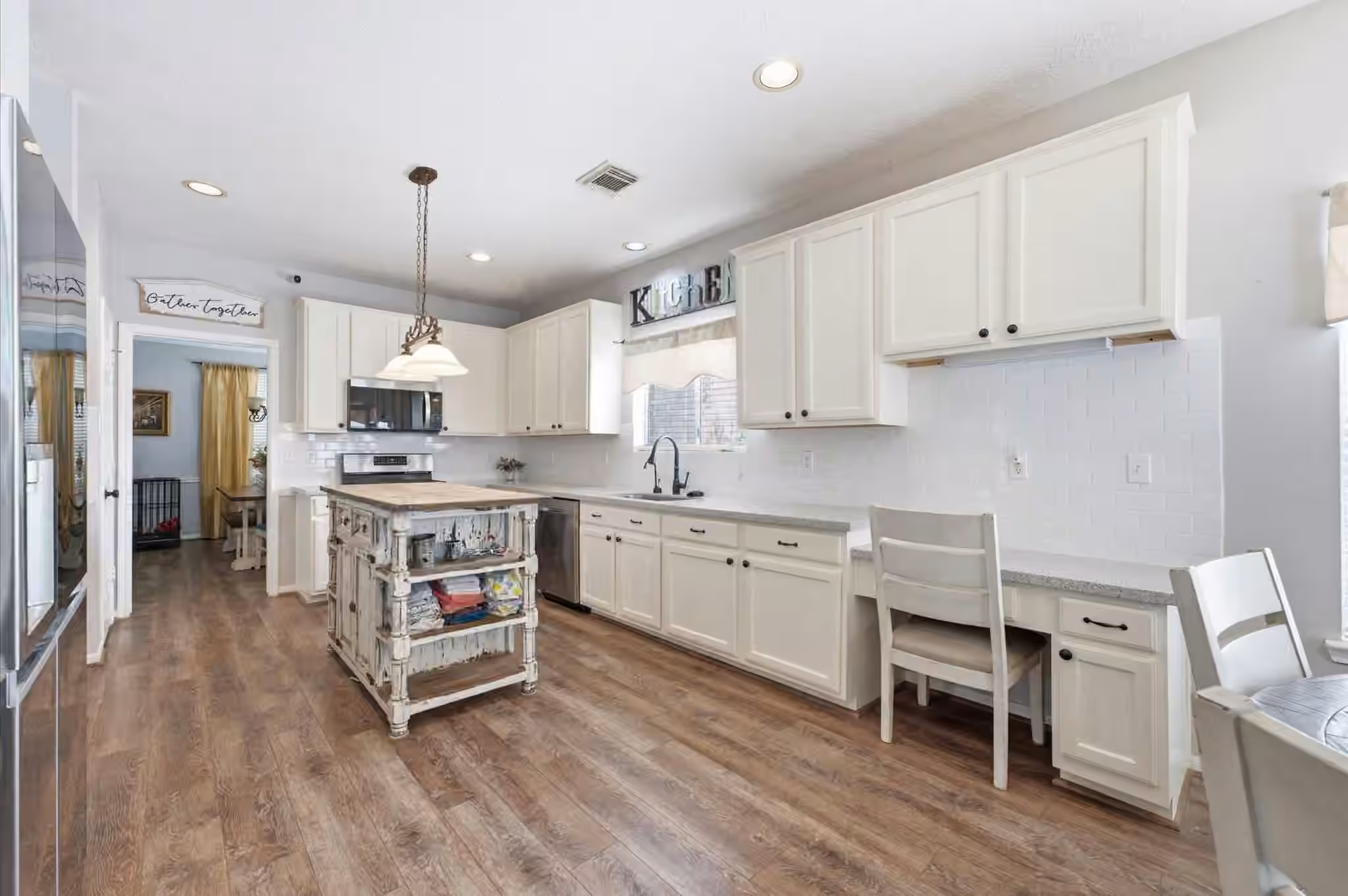 Photo 4 of 1407 Pine Meadow Court, Pearland, TX