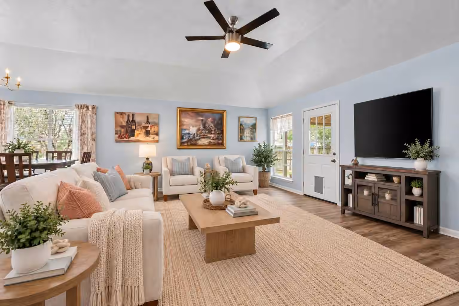 Photo 4 of 10614 Twin Circles Drive, Montgomery, TX