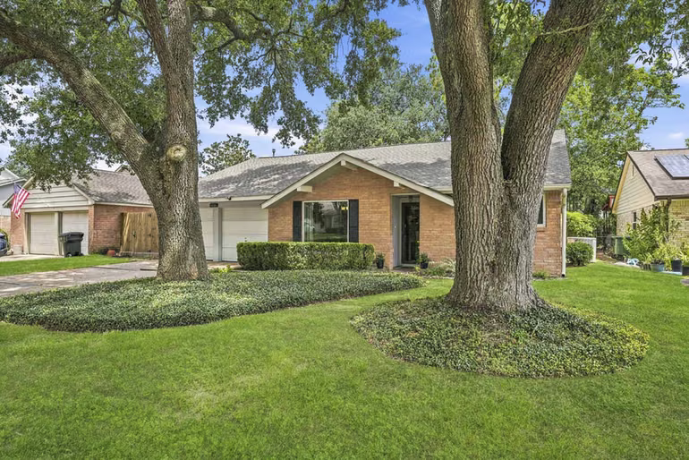 Photo 3 of 6006 Vicki John Drive, Houston, TX