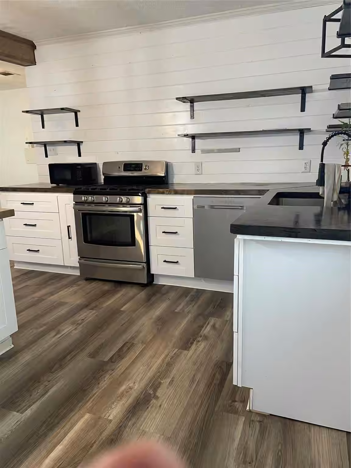 Photo 3 of 119 E Cleveland Street, Baytown, TX