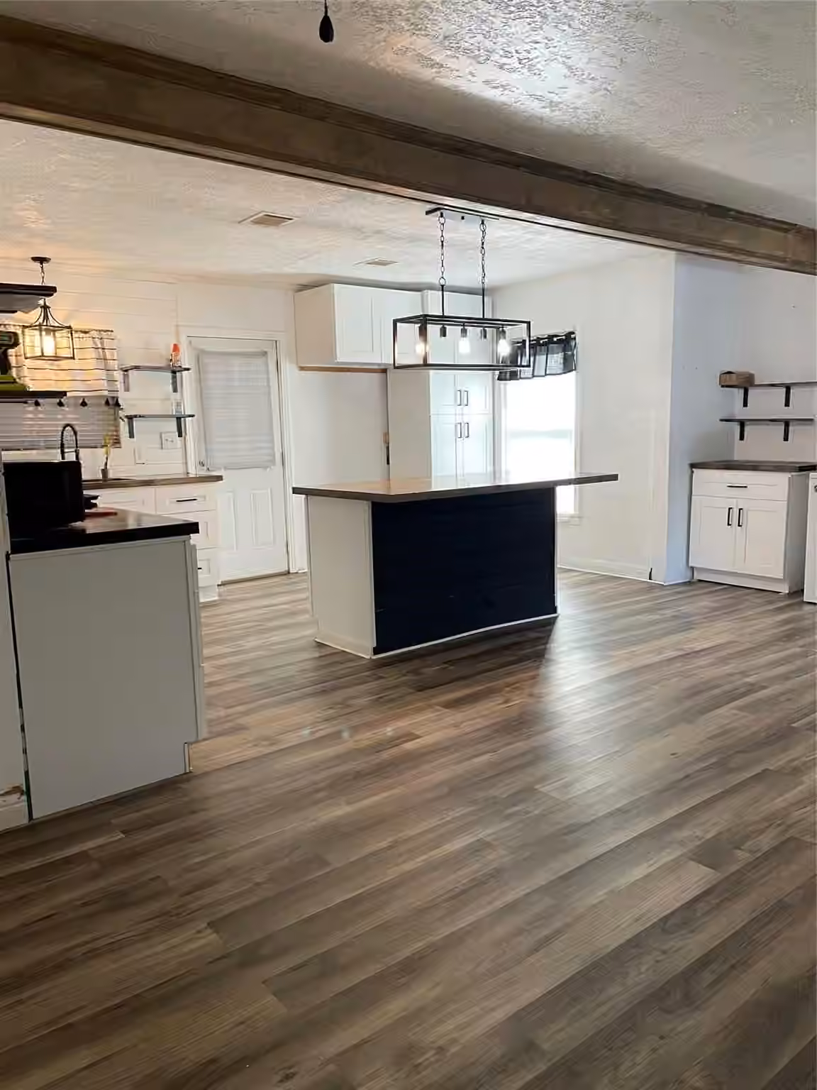 Photo 4 of 119 E Cleveland Street, Baytown, TX