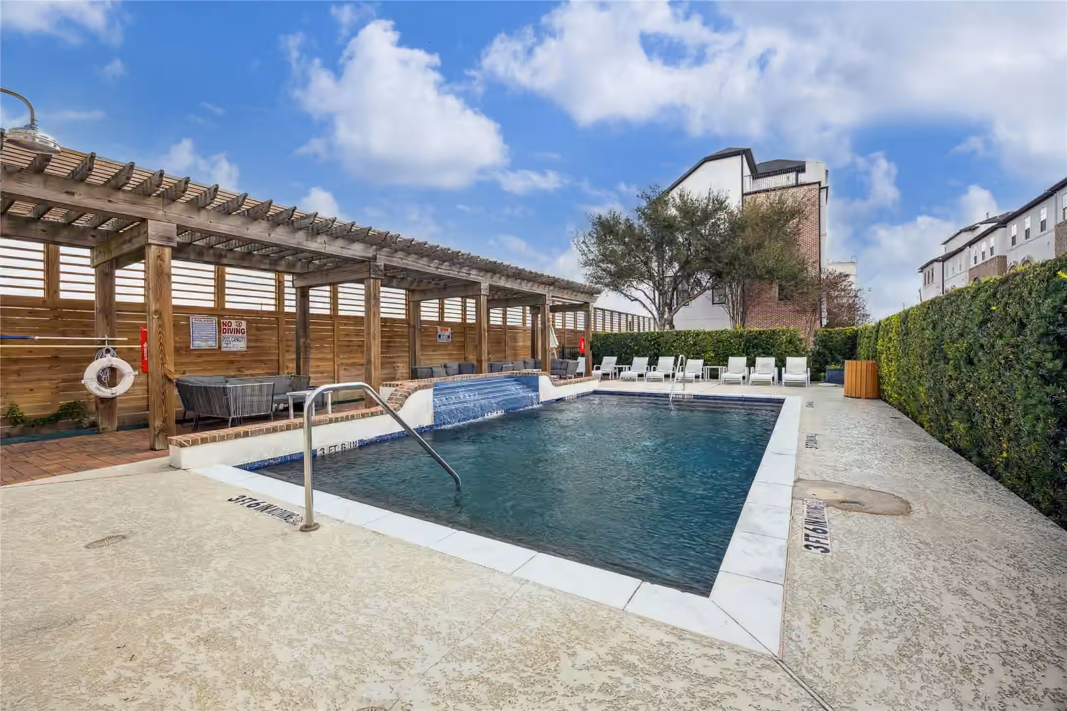 Photo 2 of 2725 Cohn Garden, Houston, TX