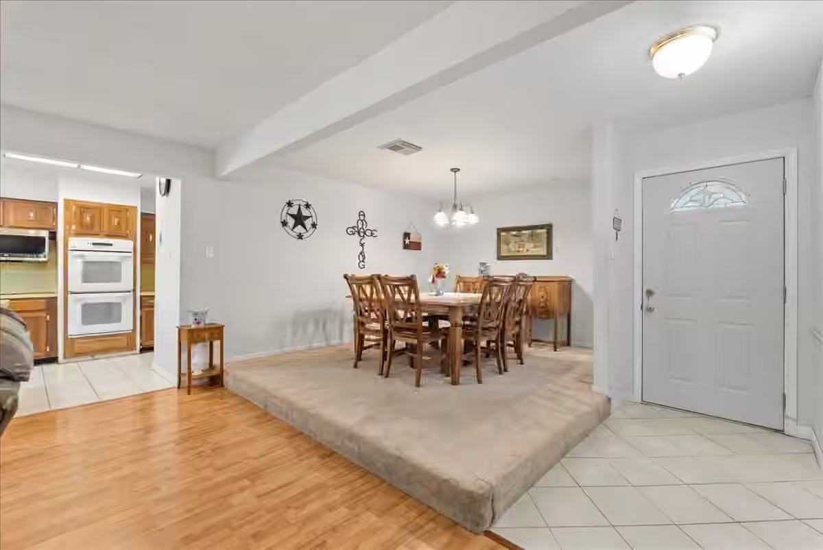 Photo 3 of 15718 Brookford Drive, Houston, TX