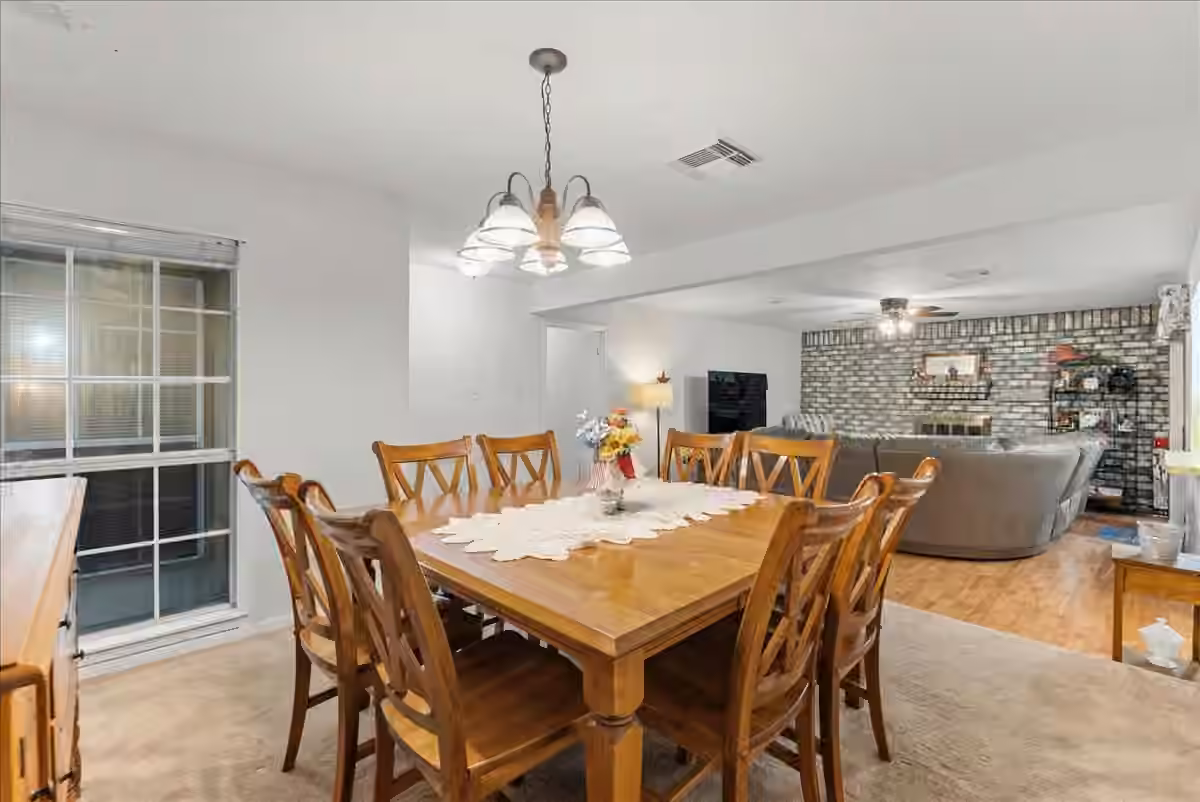 Photo 5 of 15718 Brookford Drive, Houston, TX