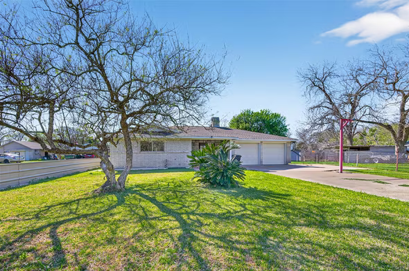 Photo 3 of 13902 Ambrose Street, Houston, TX