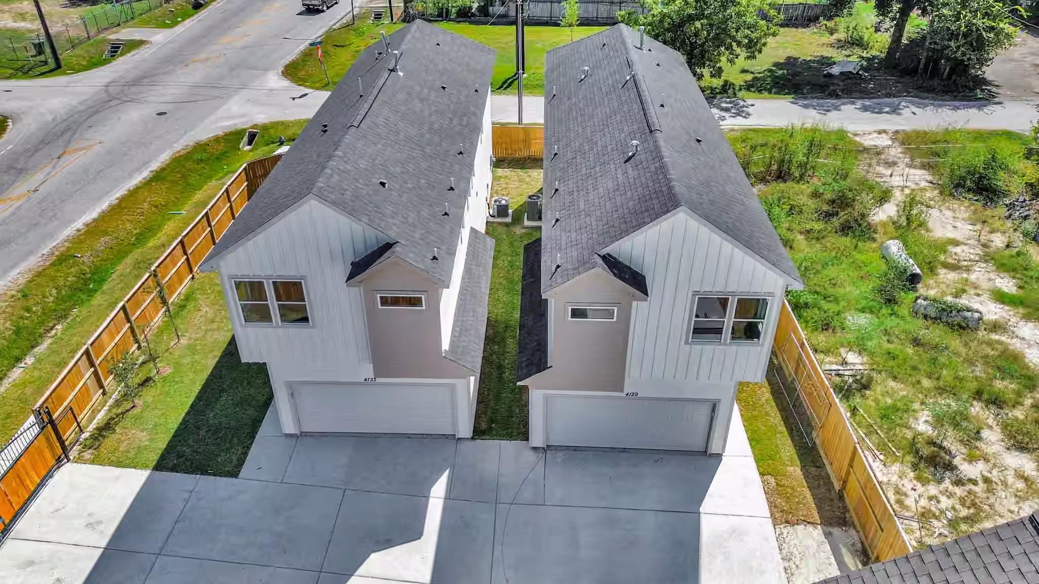 Photo 3 of 4133 E Toliver Street, Houston, TX