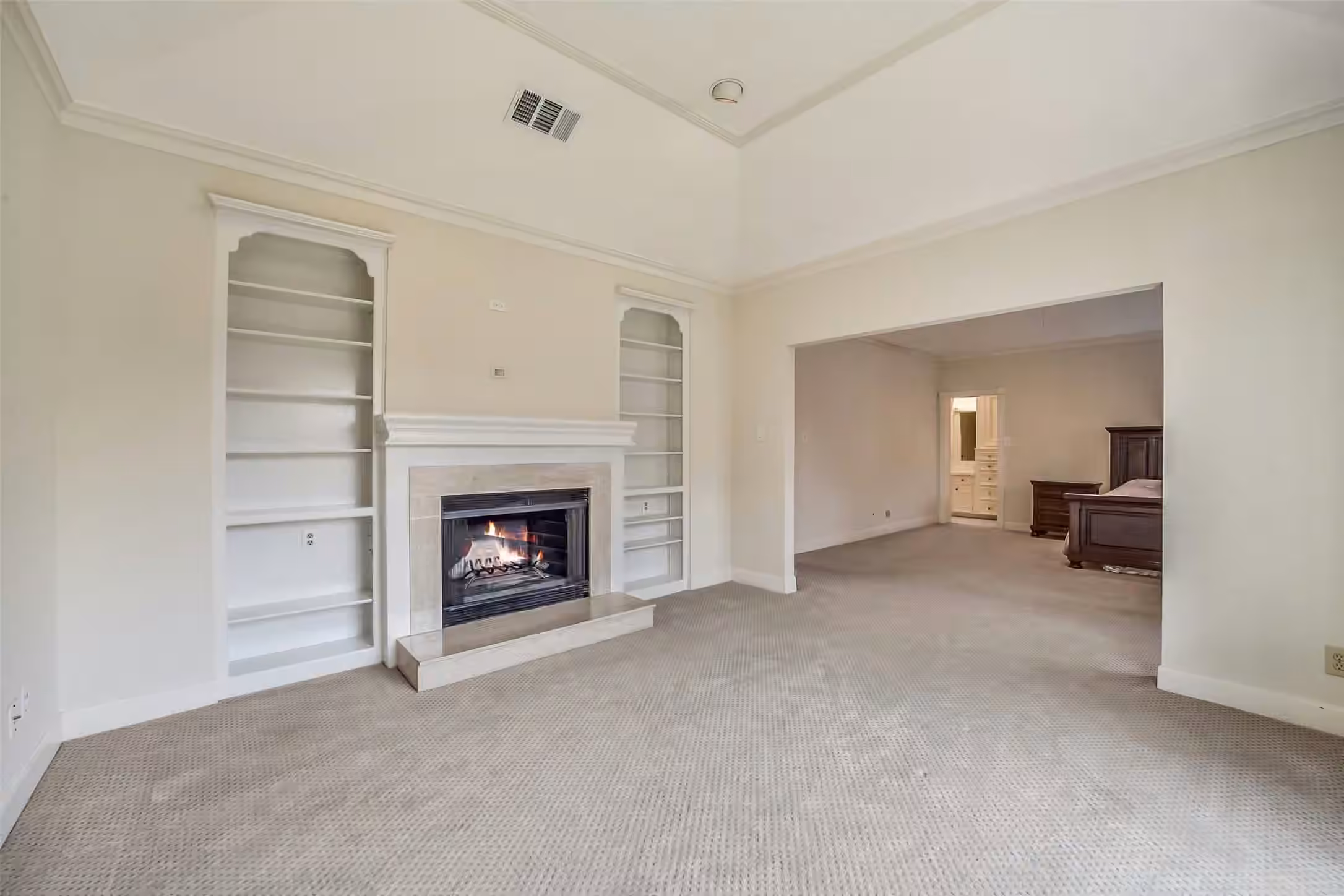 Photo 4 of 1605 Nantucket Drive B, Houston, TX