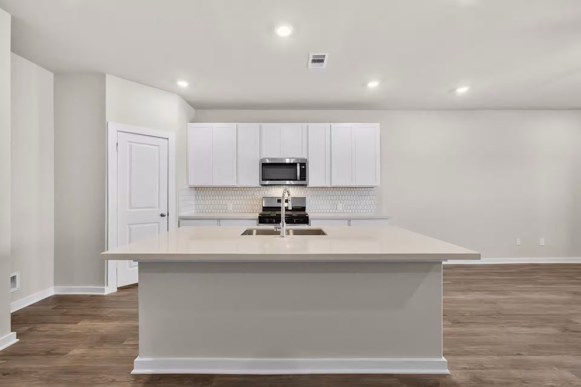 Photo 4 of 19038 Cetara Villa Drive, Hockley, TX
