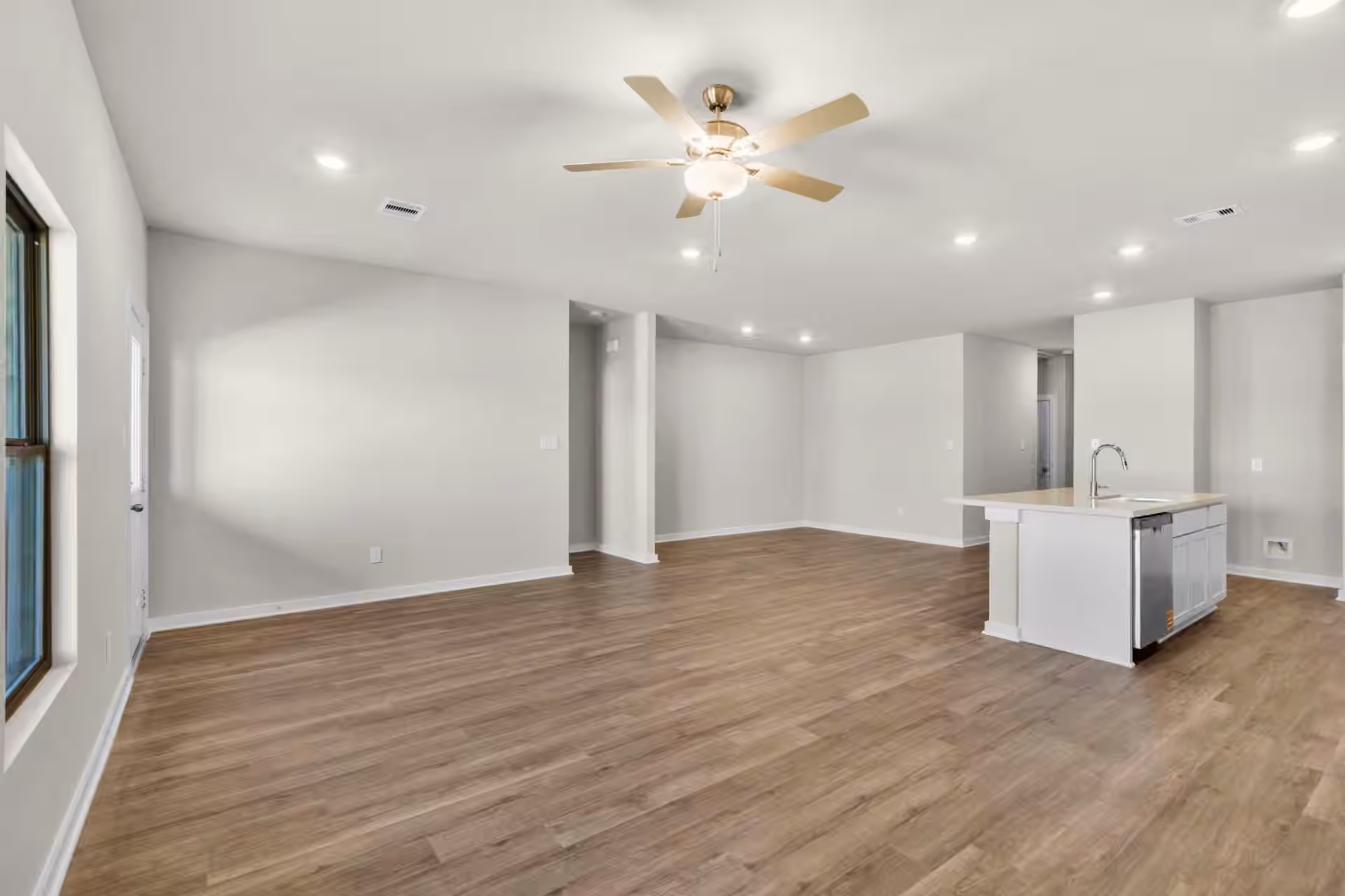 Photo 6 of 19038 Cetara Villa Drive, Hockley, TX