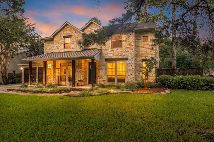 Photo of 2 Glistening Pond Place, The Woodlands, TX