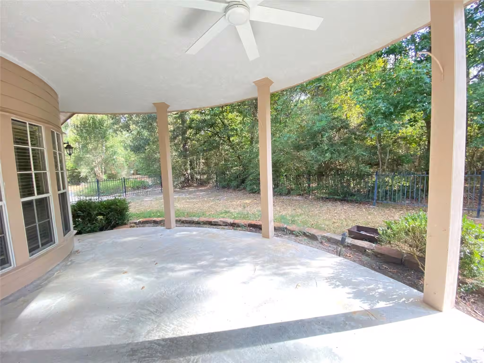 Photo 5 of 22416 Pebble Beach Way, Huntsville, TX