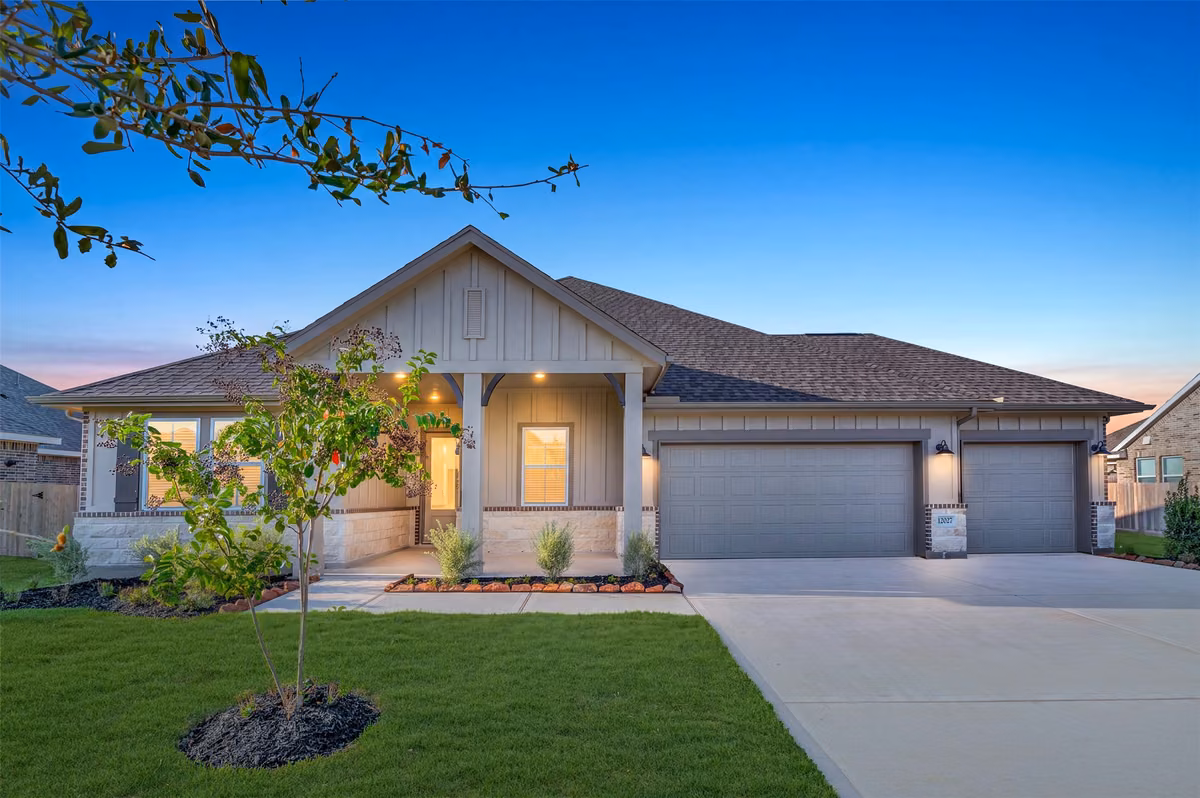 Photo of 12027 Old Fashion Circle, Mont Belvieu, TX 77535