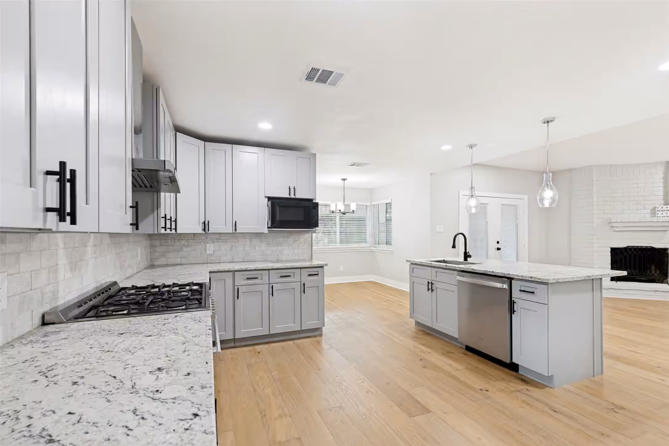 Photo 4 of 10903 Holly Springs Drive, Houston, TX