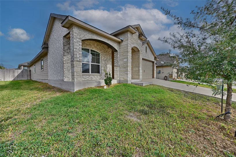 Photo 2 of 1010 Fannin Street, Brenham, TX