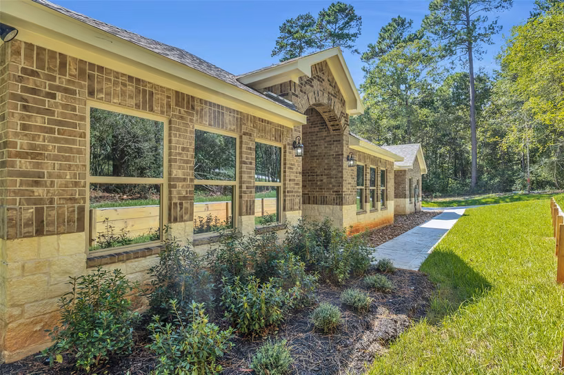 Photo 2 of 179 Copperleaf Road, Huntsville, TX