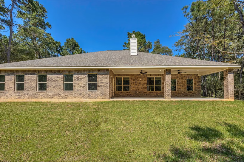 Photo 5 of 179 Copperleaf Road, Huntsville, TX