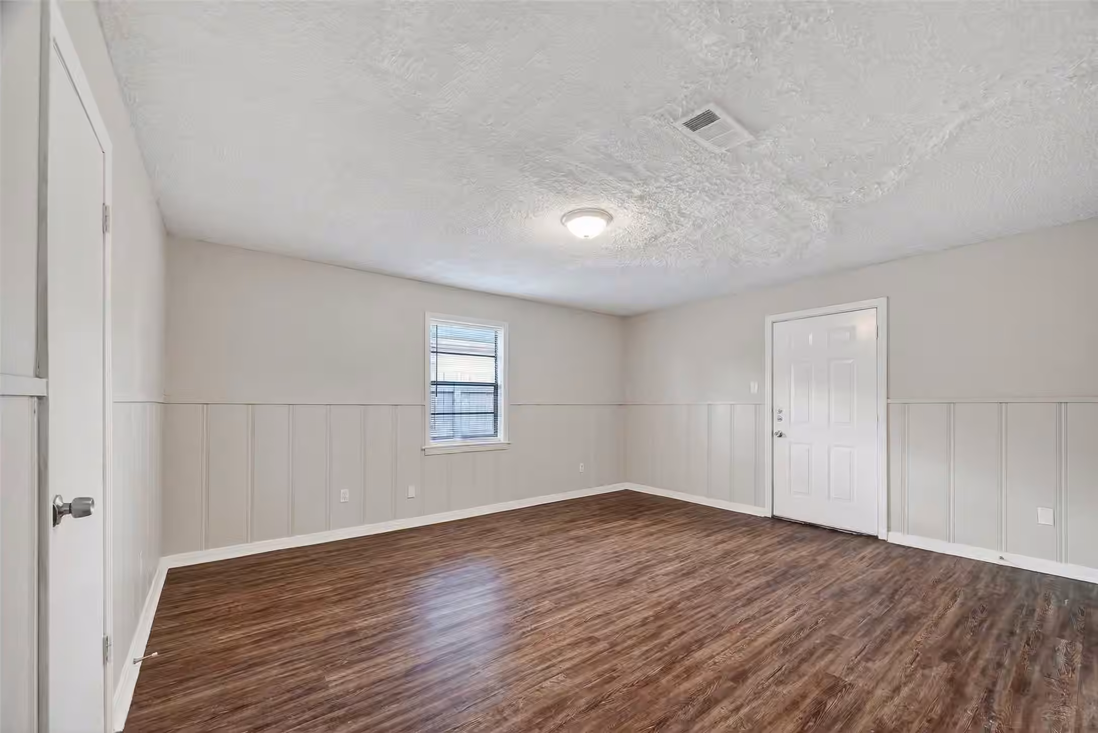 Photo 4 of 8782 Flossie Mae Street, Houston, TX