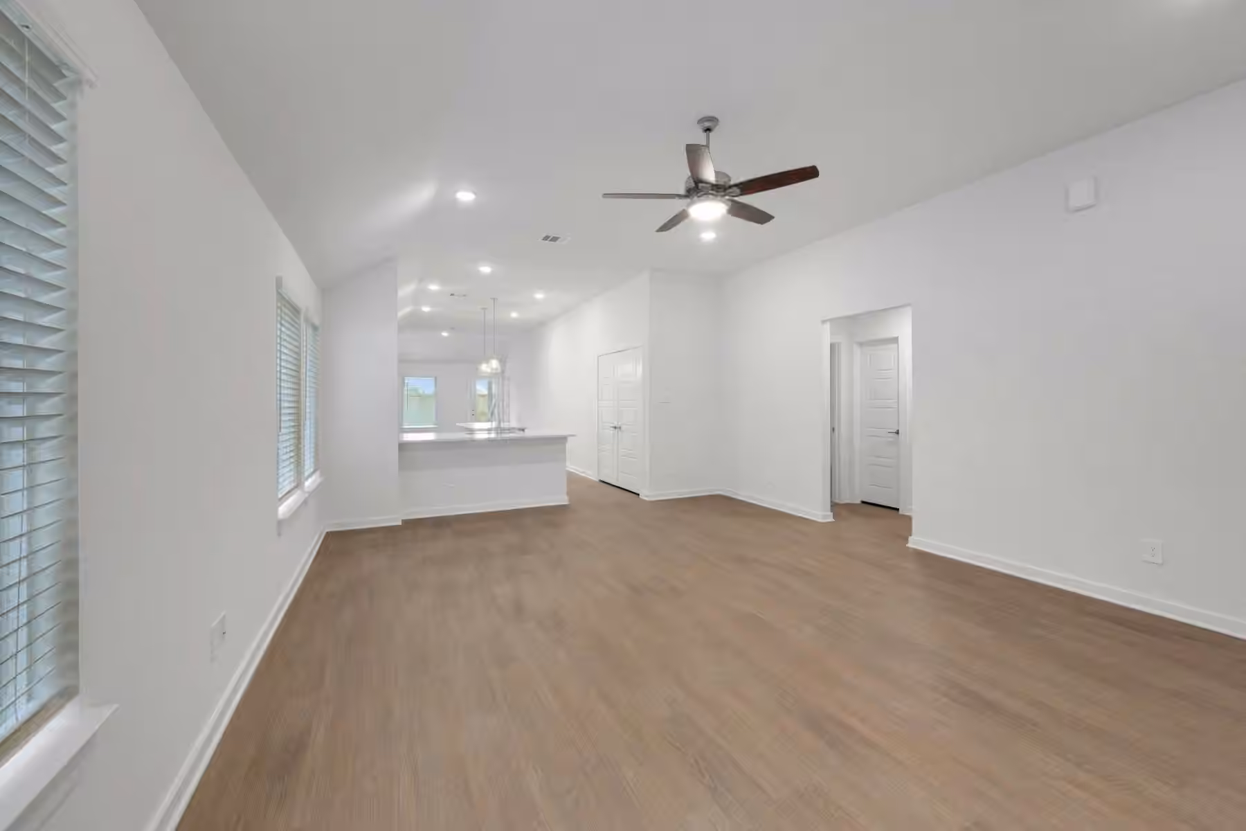 Photo 4 of 10318 Navarro Path, Montgomery, TX
