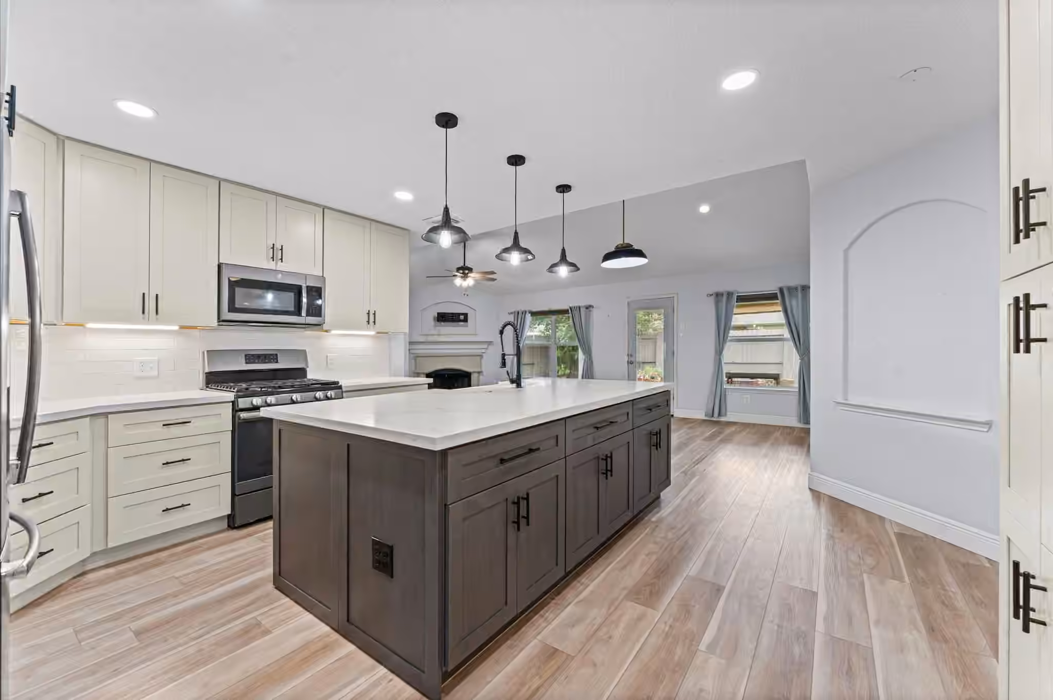 Photo 6 of 14843 Wooded Glen Court, Cypress, TX