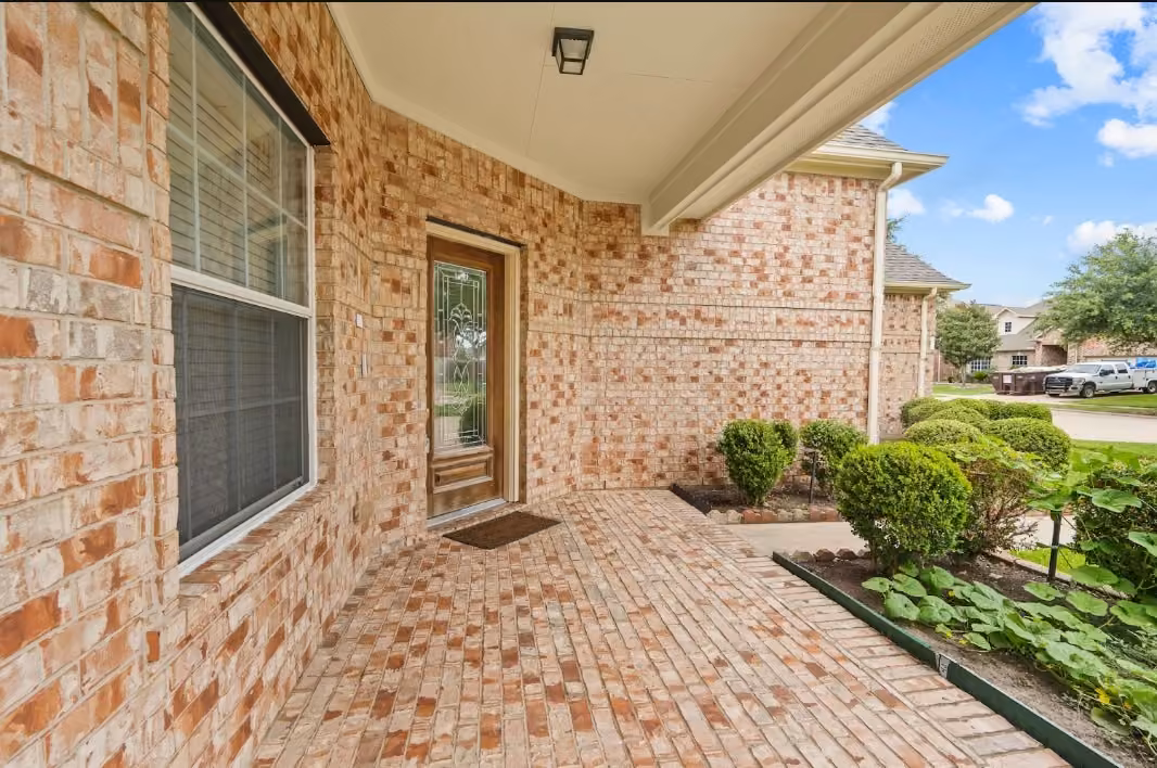 Photo 3 of 17007 Locust Springs Drive, Houston, TX