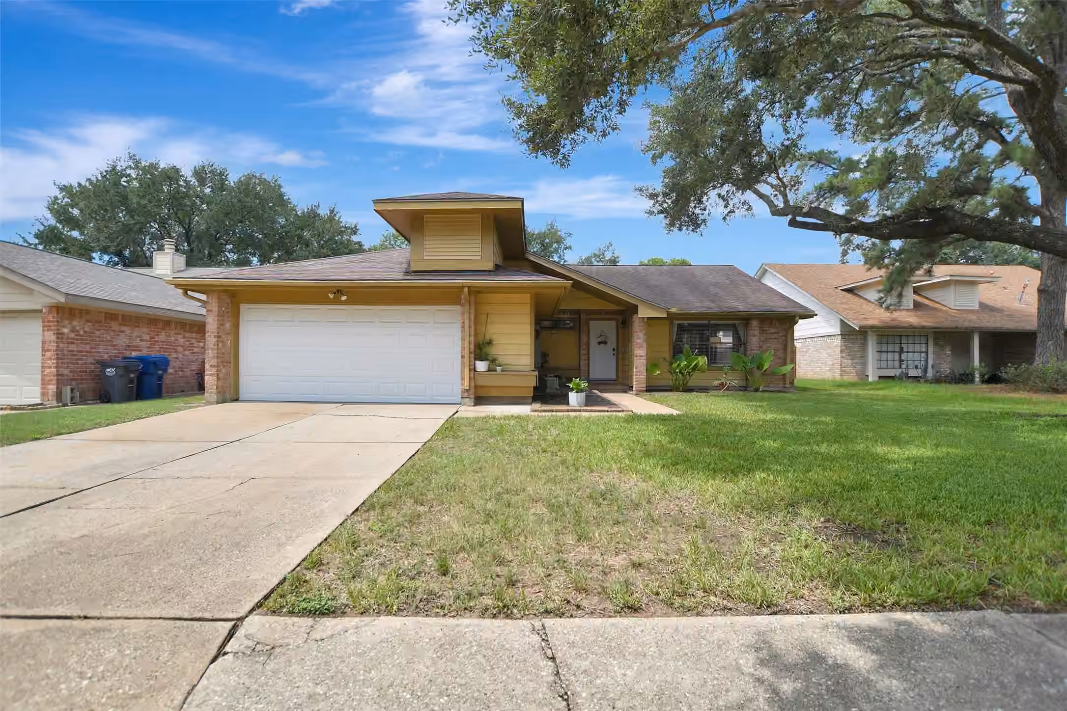 Photo 2 of 18415 Hazycrest Drive, Spring, TX