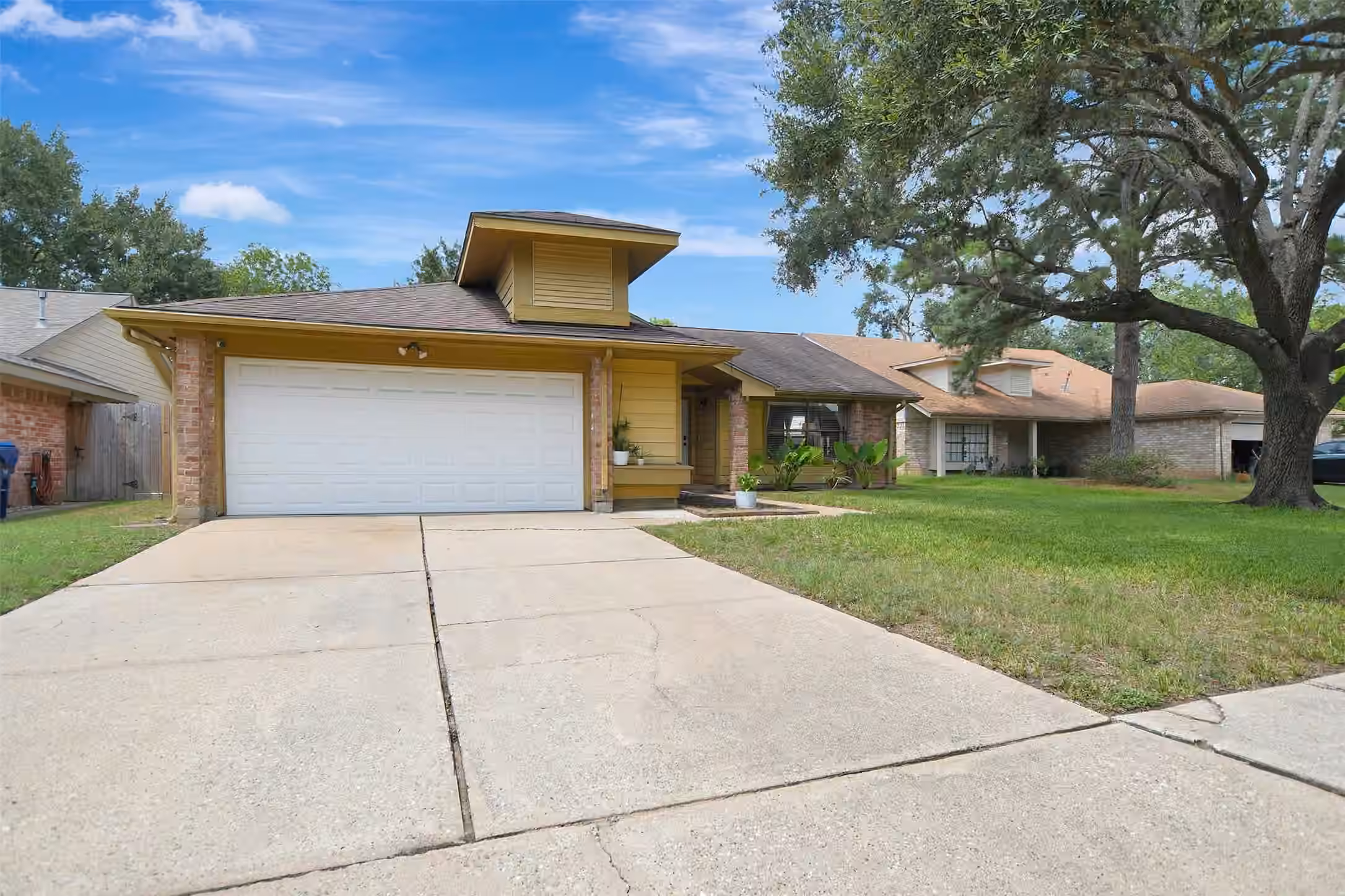 Photo 3 of 18415 Hazycrest Drive, Spring, TX
