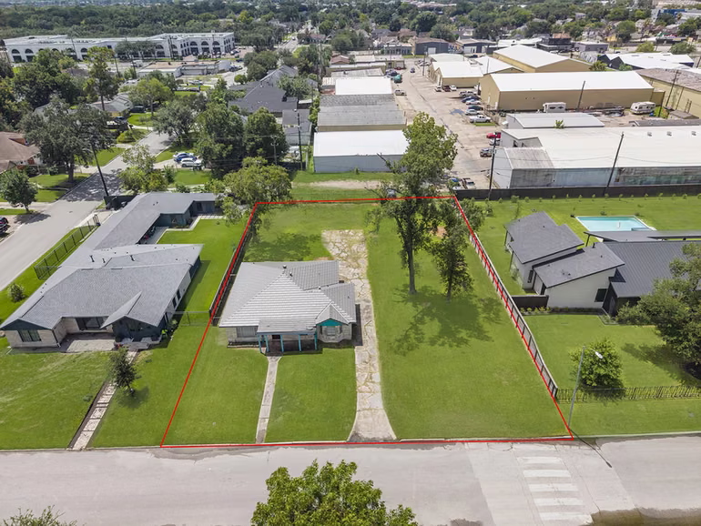 Photo 2 of 6234 Jefferson Street, Houston, TX
