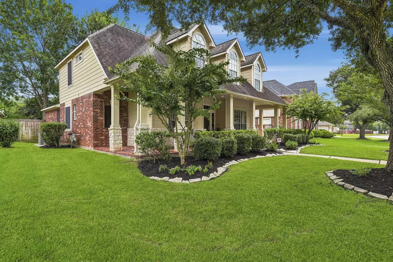 Photo 5 of 8310 Big Bend Drive, Sugar Land, TX