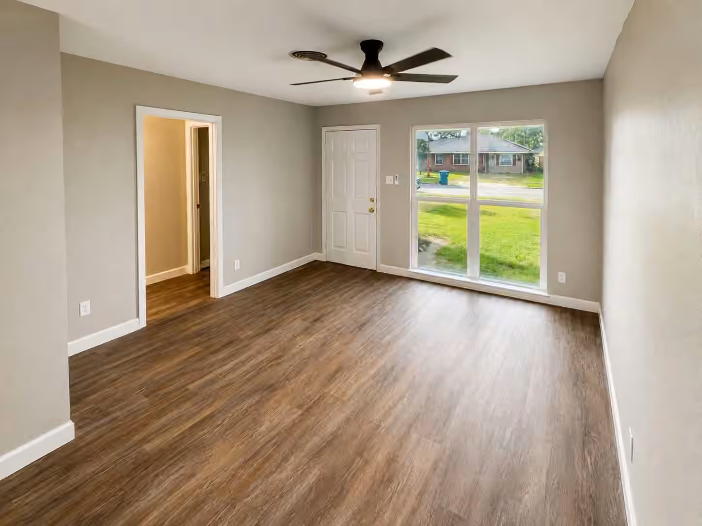 Photo 2 of 1705 E Martha Lane, Pasadena, TX