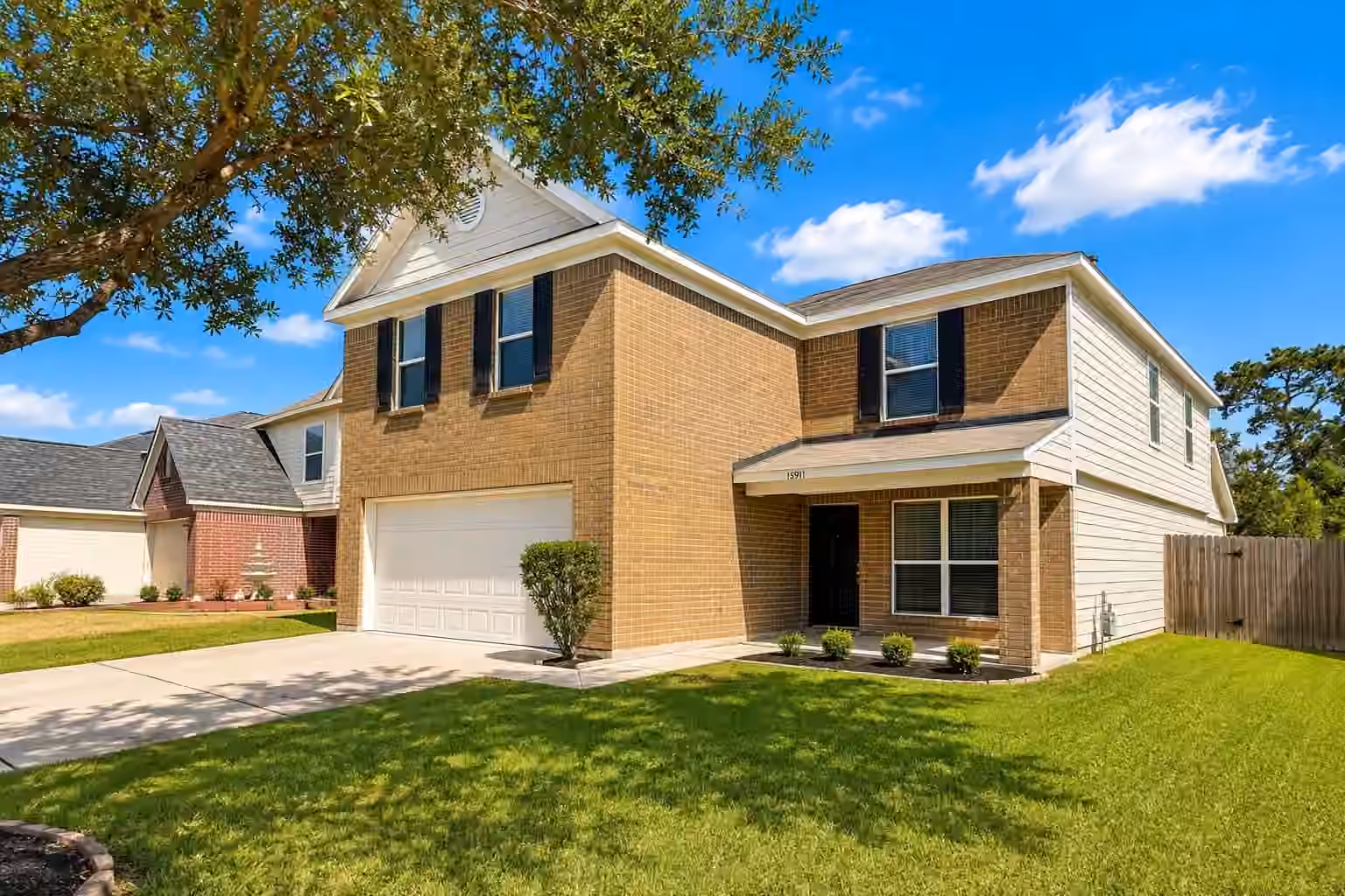 Photo 2 of 15911 Sheldon Ridge Way, Houston, TX