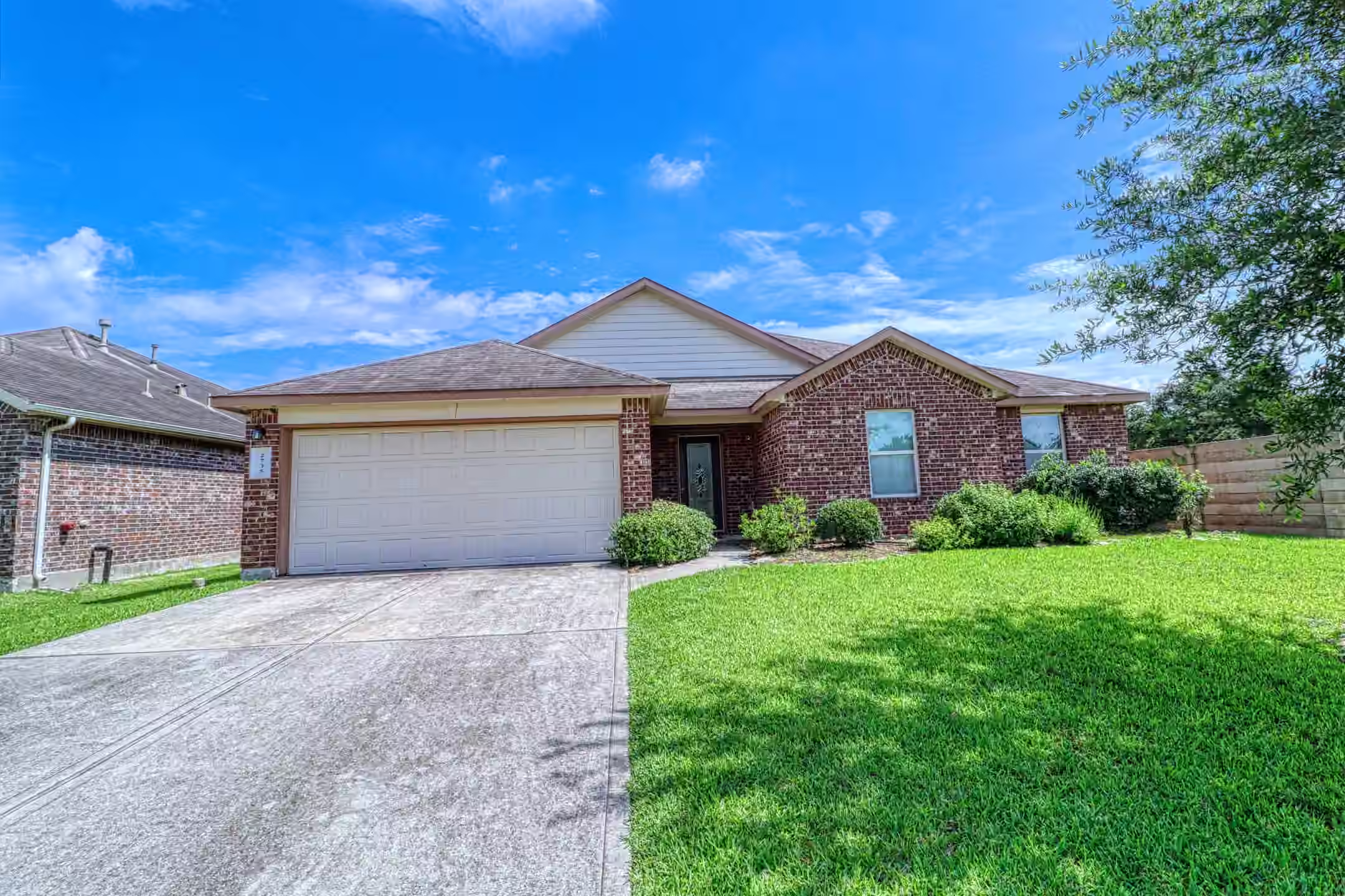 Photo of 2735 Diamond Vista Lane, Rosharon, TX 77583