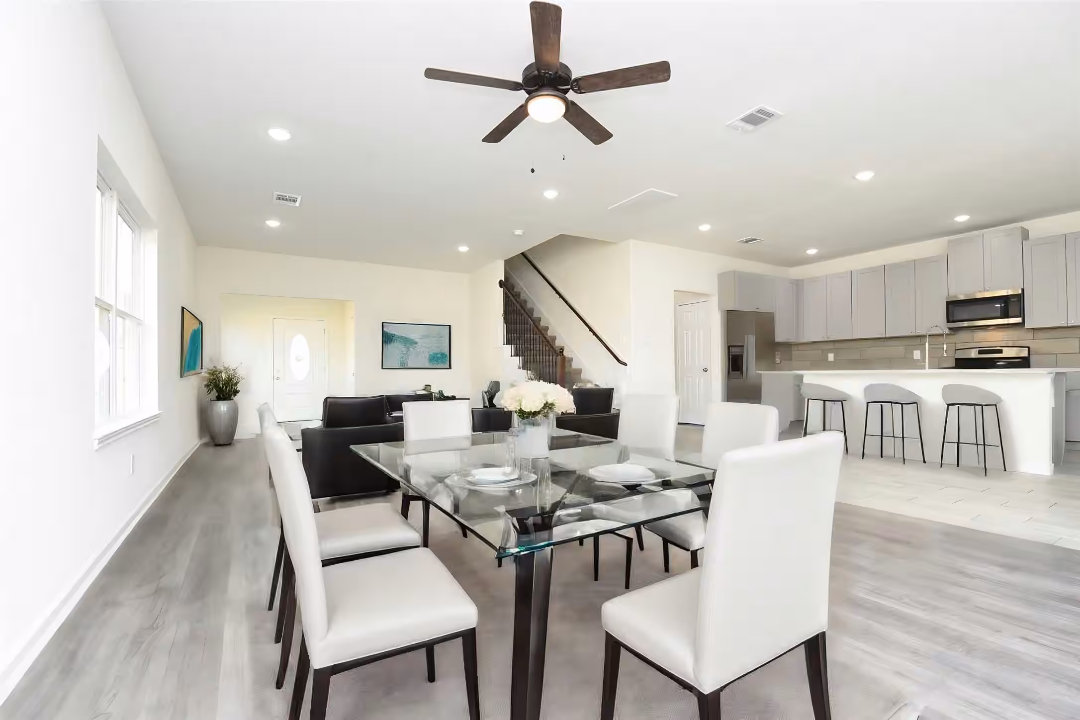 Photo 5 of 2811 Topiary Lane, Houston, TX