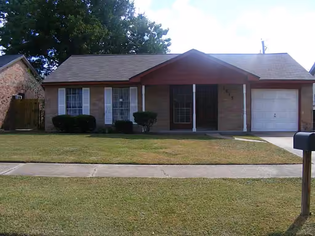 Photo 3 of 1615 Mosher Lane, Houston, TX