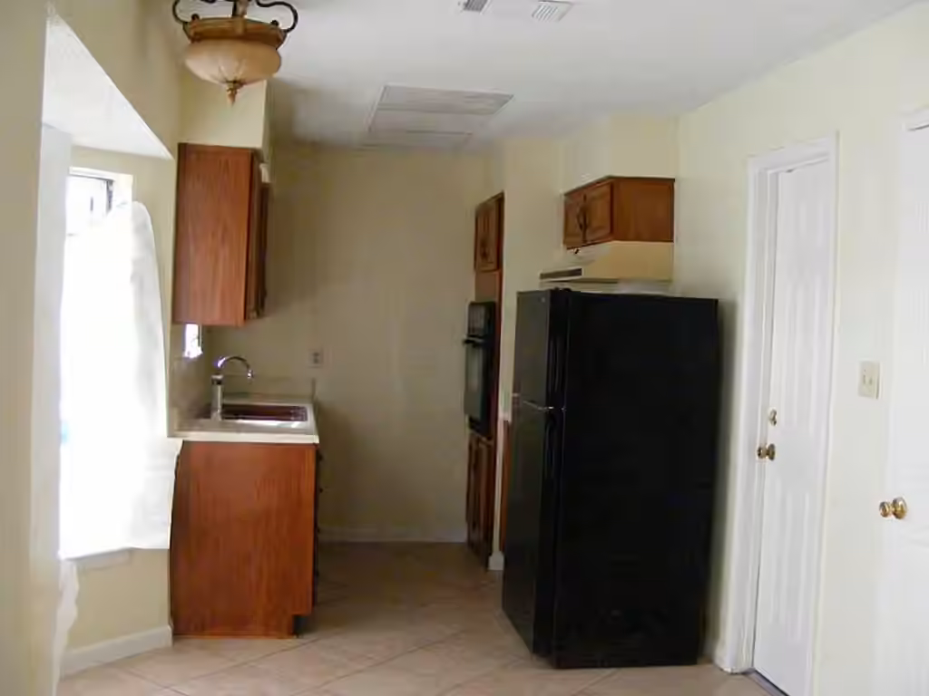 Photo 5 of 1615 Mosher Lane, Houston, TX