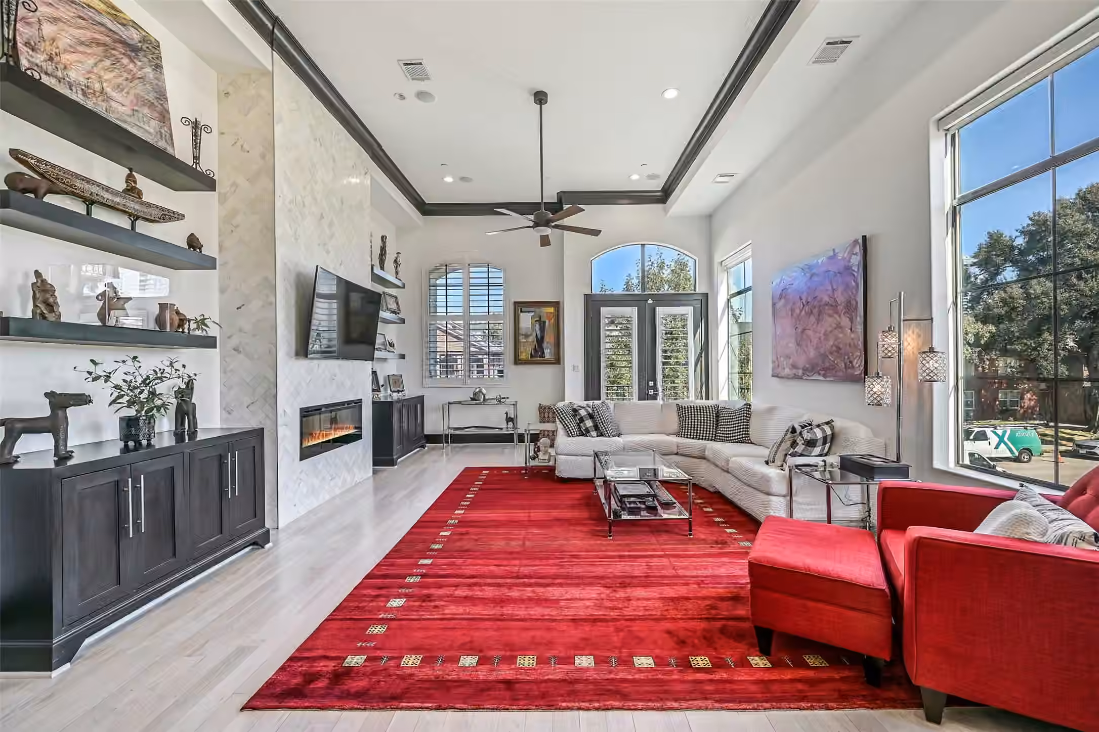 Photo 3 of 503 W Clay Street, Houston, TX